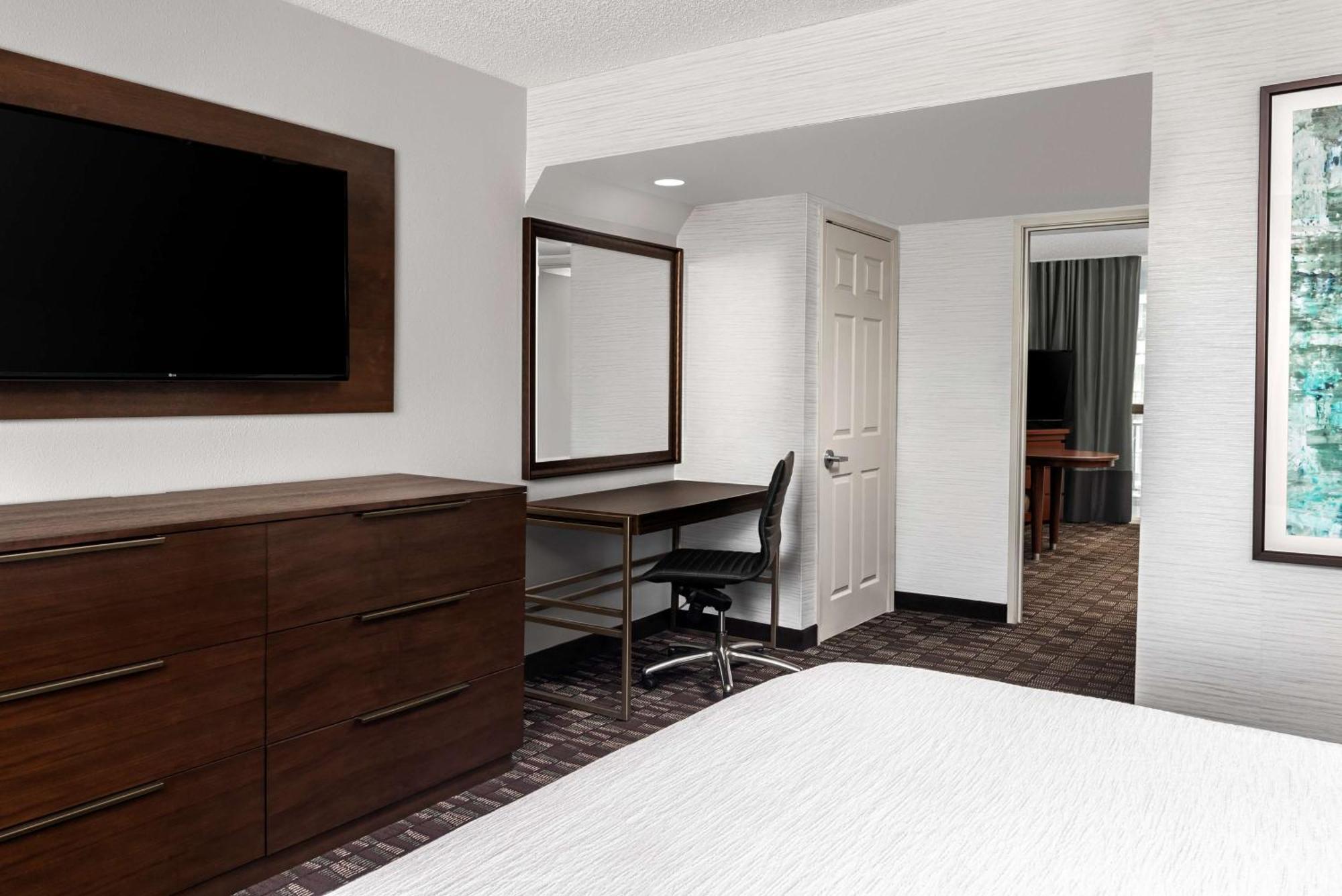 Embassy By Hilton Airport