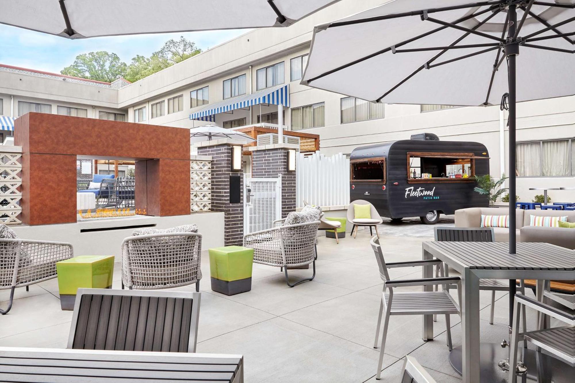 Doubletree By Hilton Airport 3*