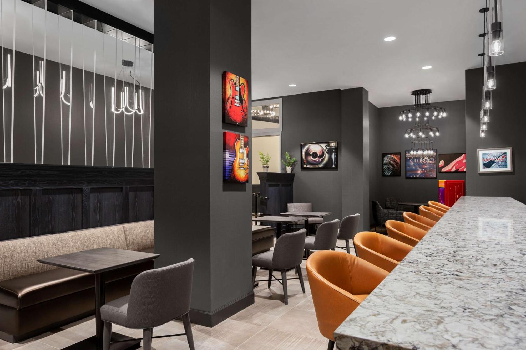 Hotel Homewood By Hilton Downtown Nashville