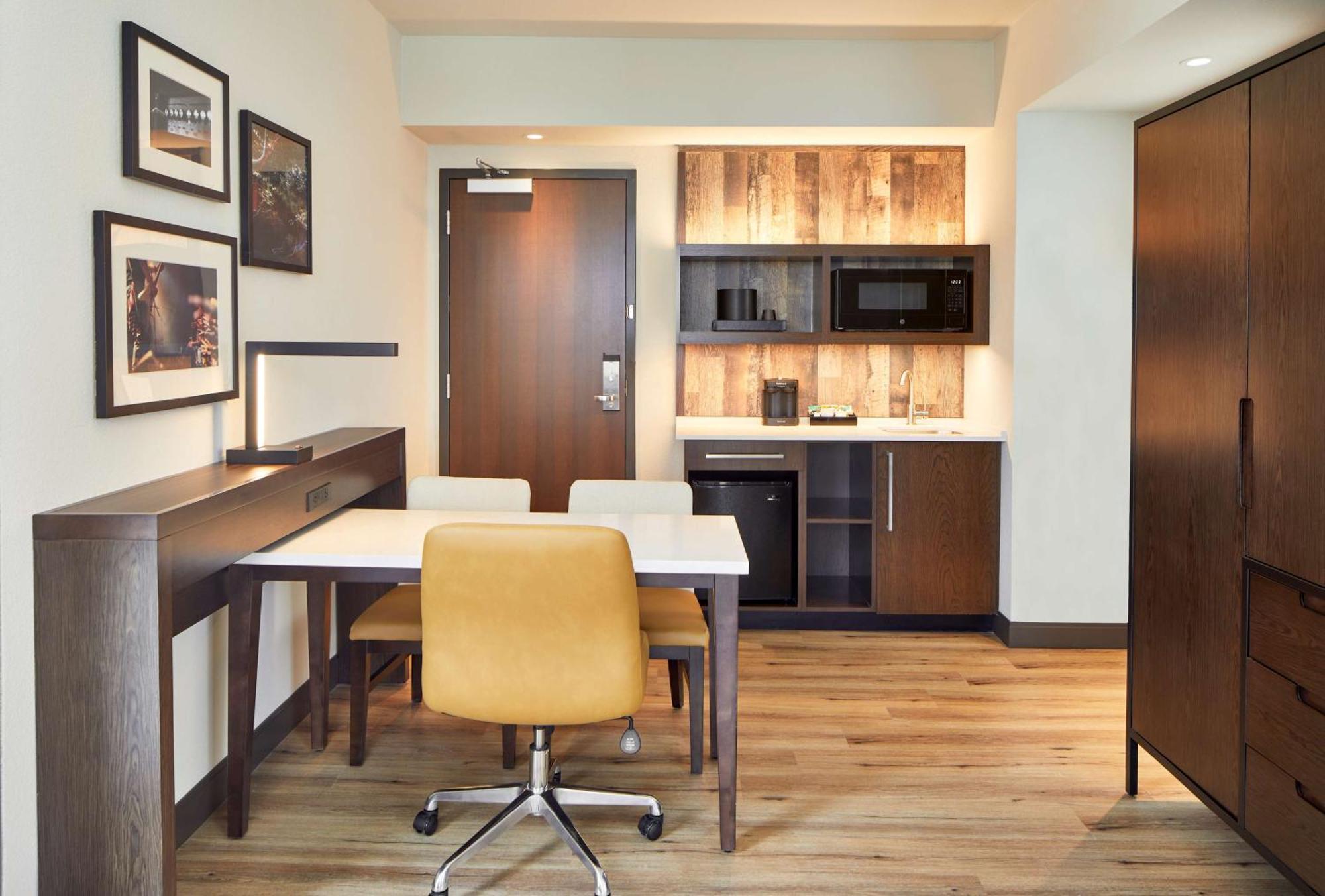 Embassy By Hilton Downtown Hotel 4*