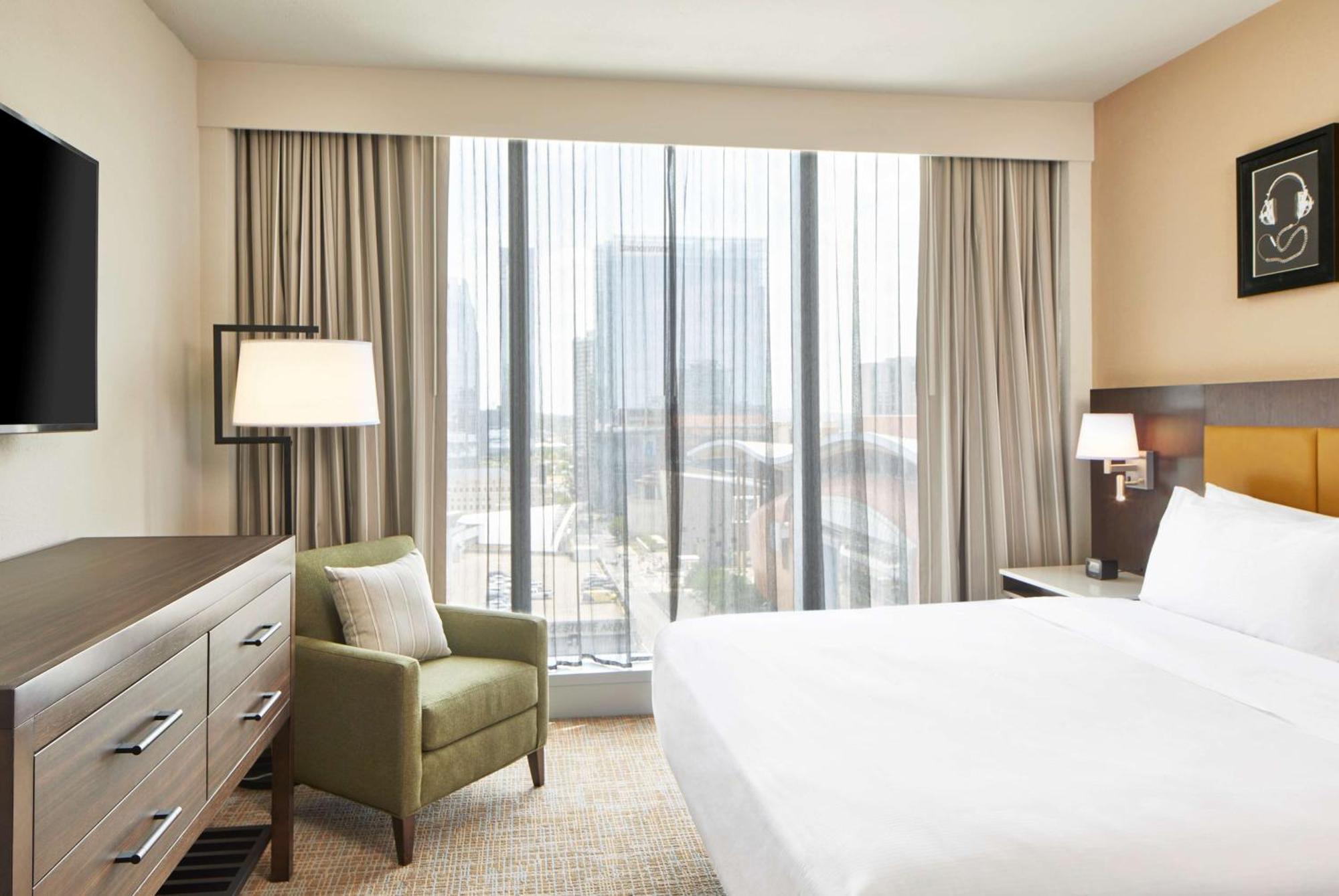 Embassy By Hilton Downtown 4*