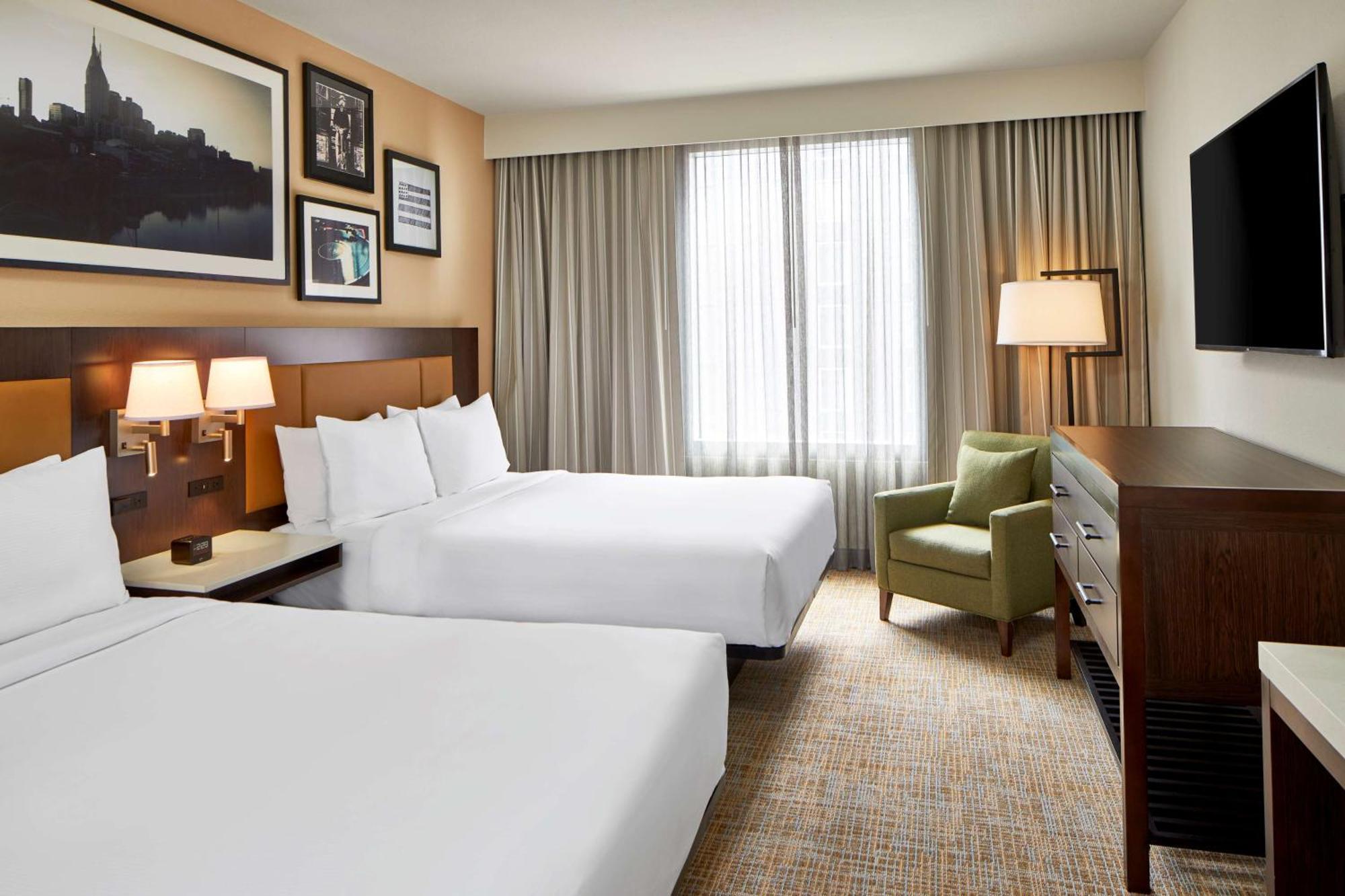Hotel Embassy By Hilton Downtown
