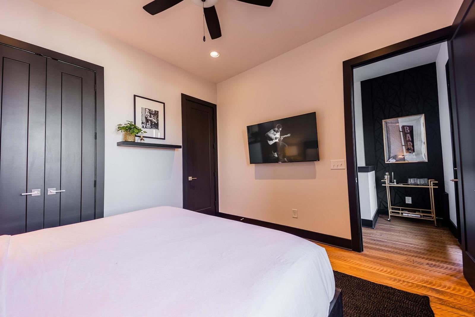 Two Lavish Gulch Homes - Mins To Broadway *