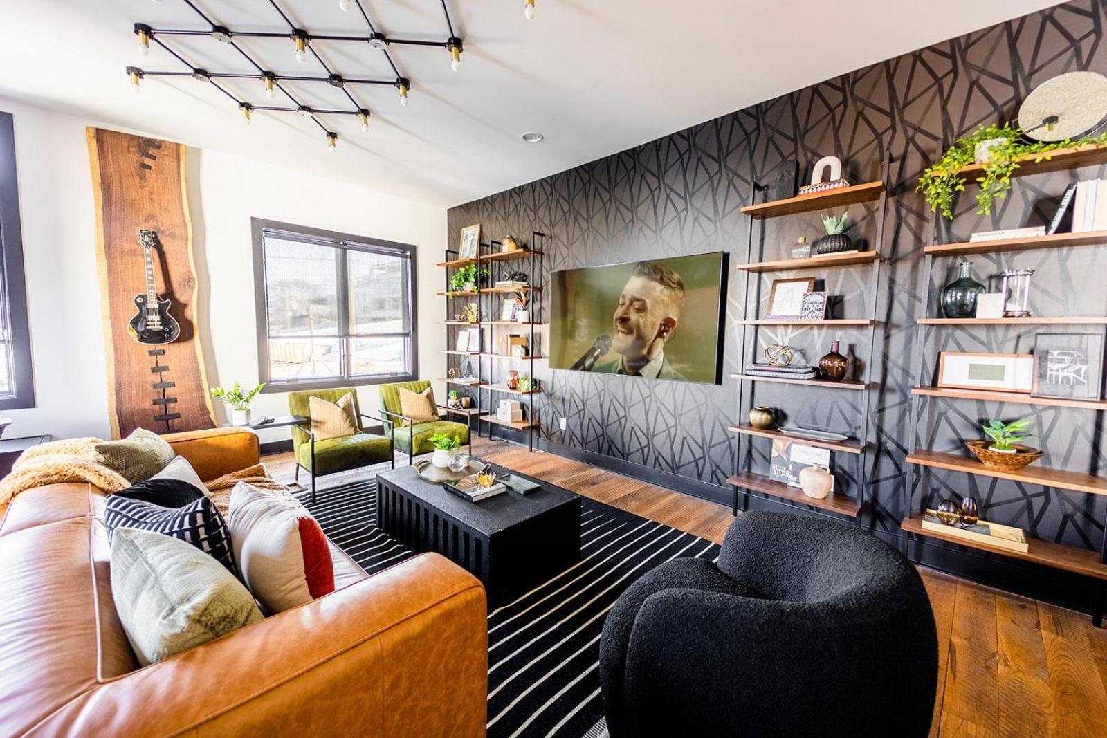 Two Lavish Gulch Homes - Mins To Broadway Holiday home Nashville