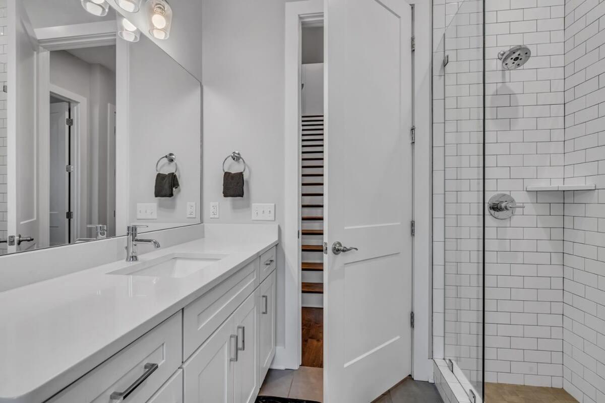 Holiday home New Luxe 4br 12 Beds - Roofdeck Views - Chefs Kitchen