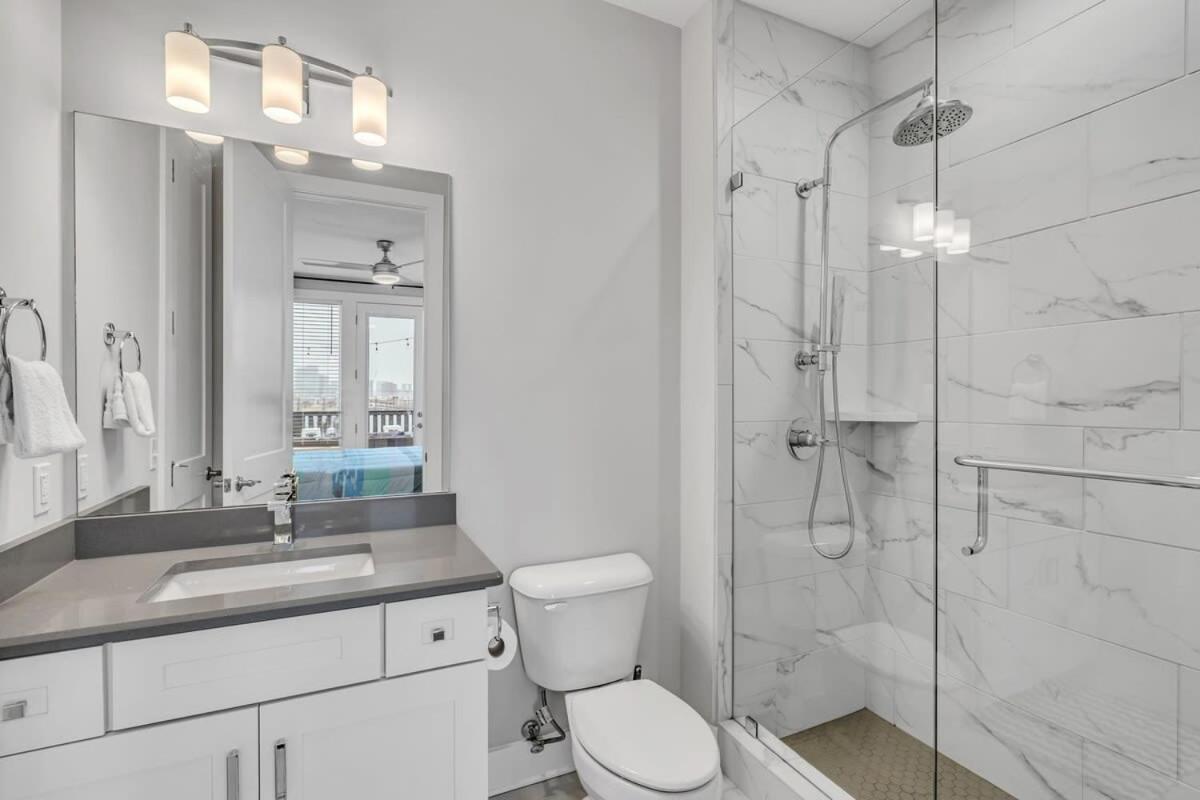 New Luxe 4br 12 Beds - Roofdeck Views - Chefs Kitchen * Nashville