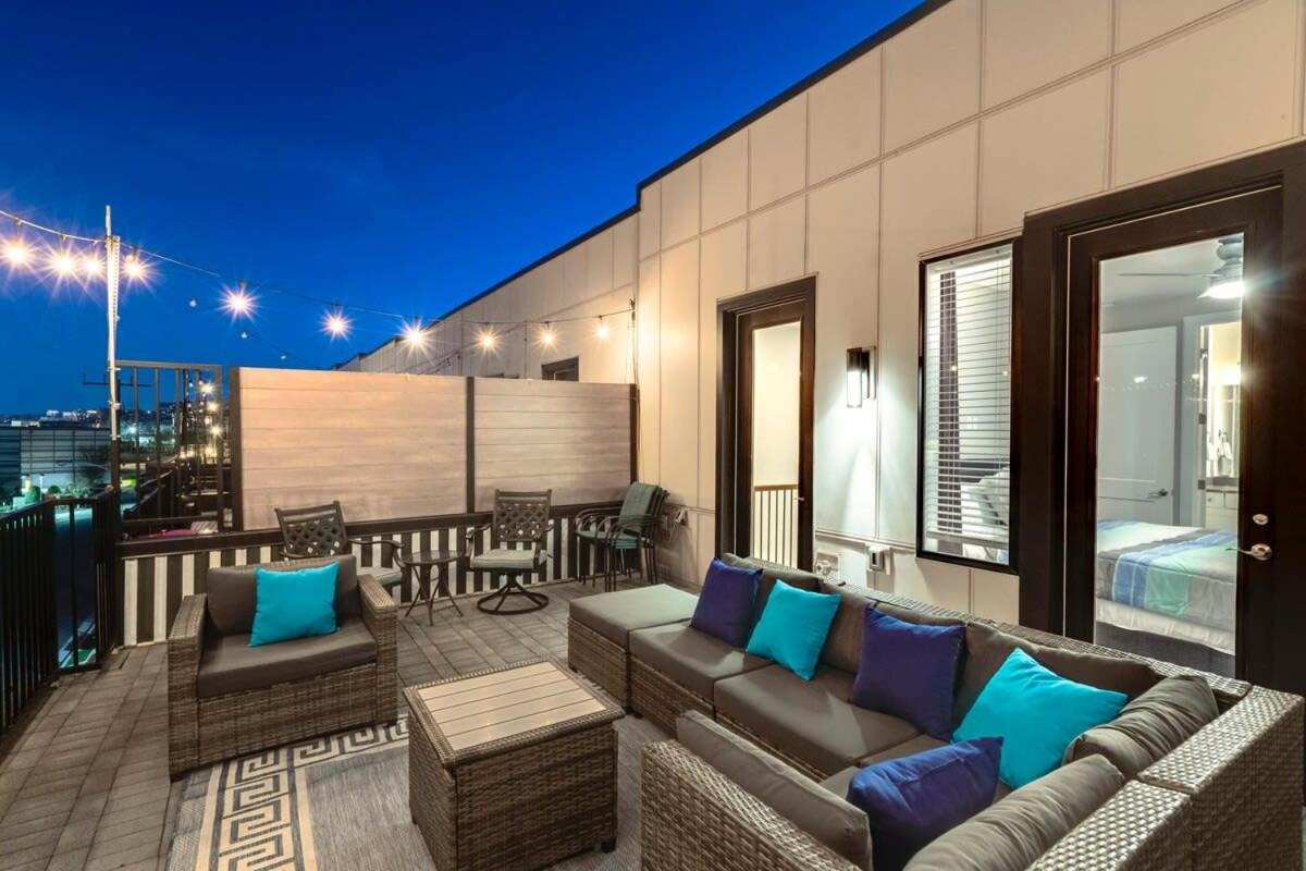 New Luxe 4br 12 Beds - Roofdeck Views - Chefs Kitchen *