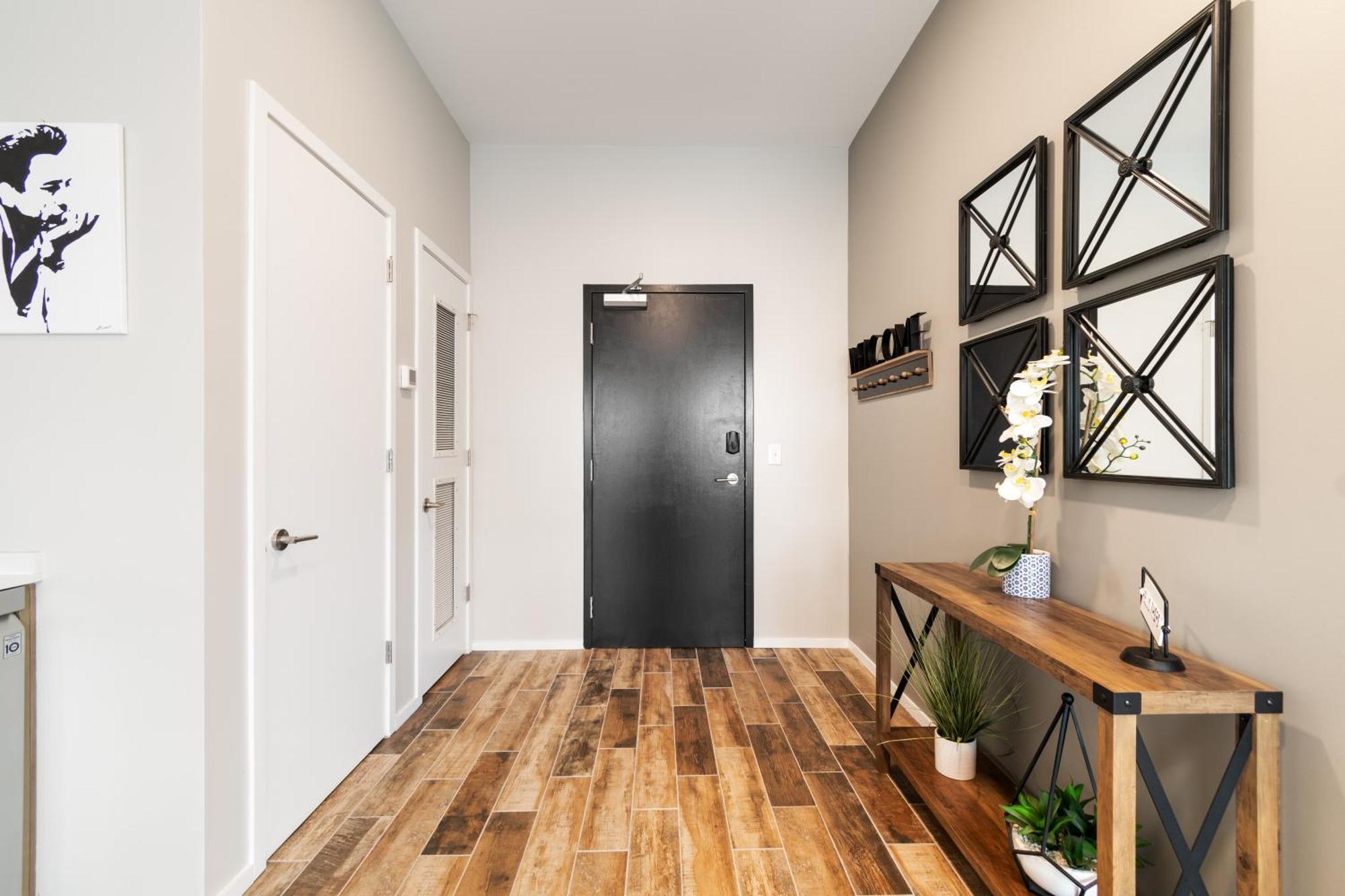 Modern, Music Row, Central, Pool, Gym Nashville