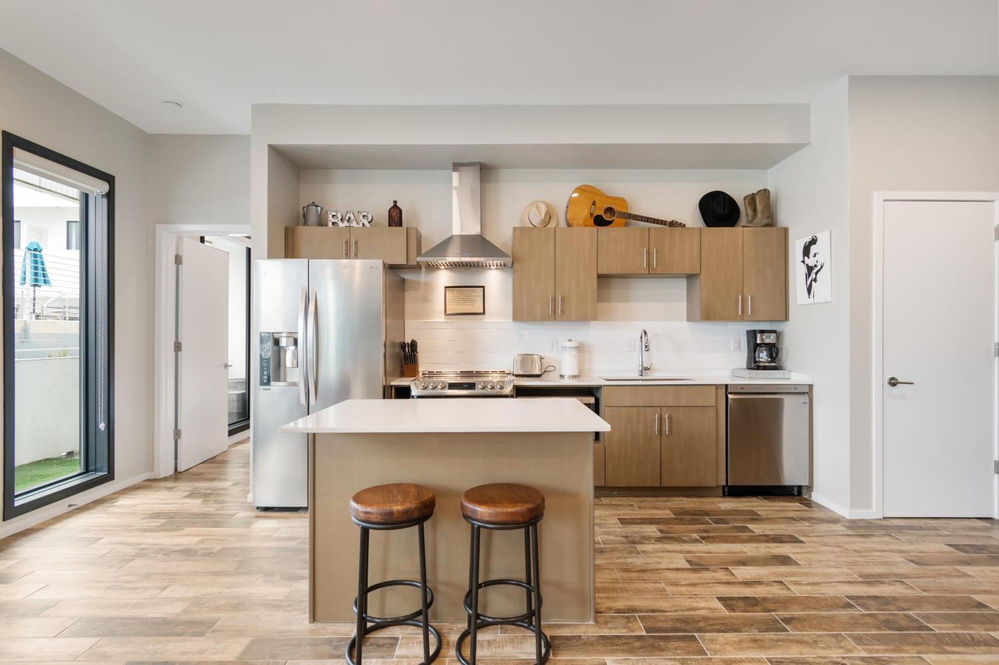Modern, Music Row, Central, Pool, Gym * Nashville