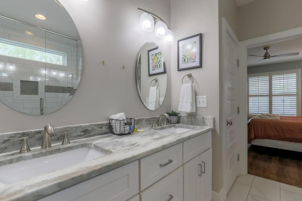 Holiday home New Amazing 4br Suite* Hot Tub *2 Mi To Music Nashville