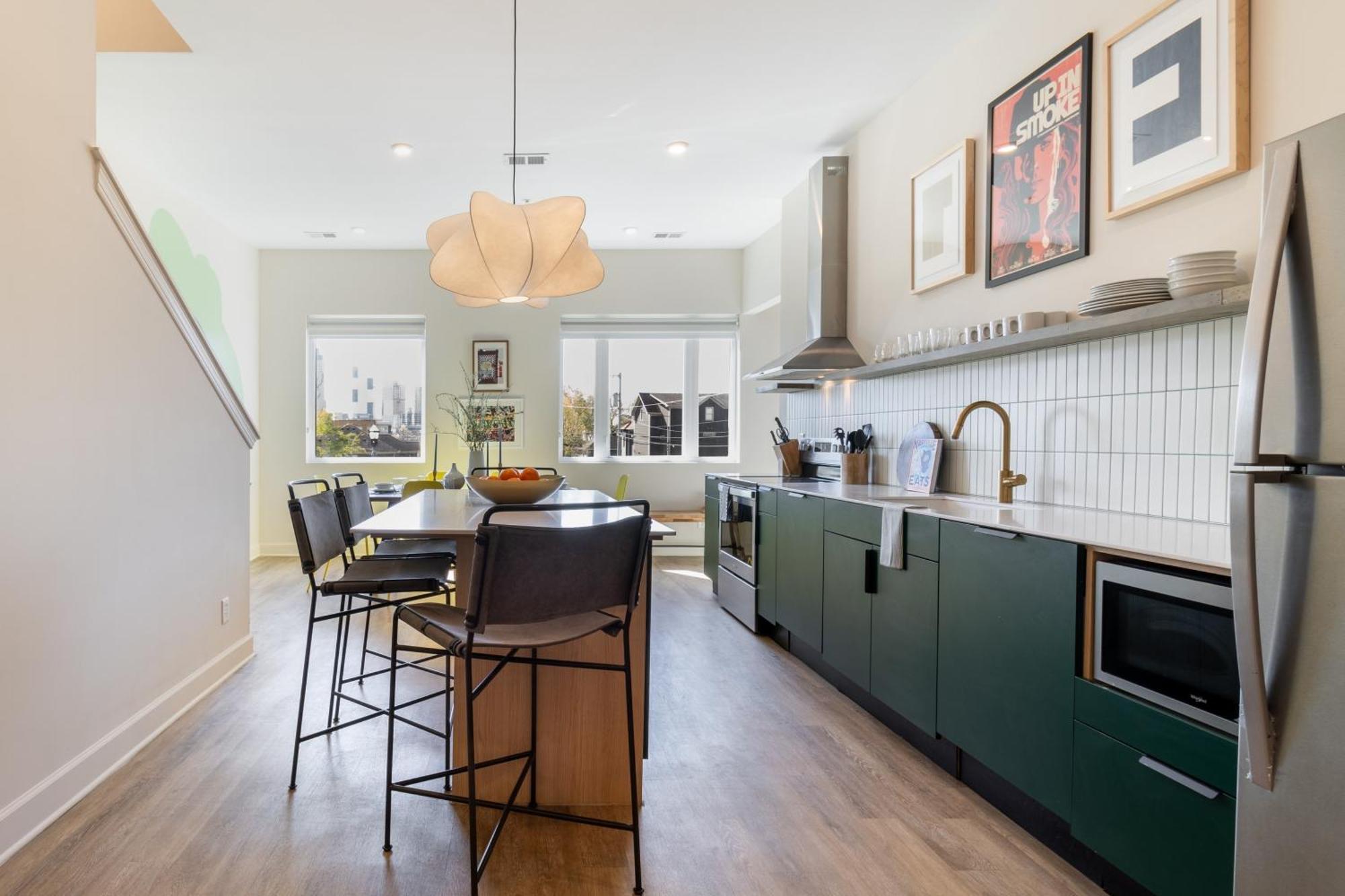 The Conway 5 Bedroom Buyout W Deck In Music City Holiday home *