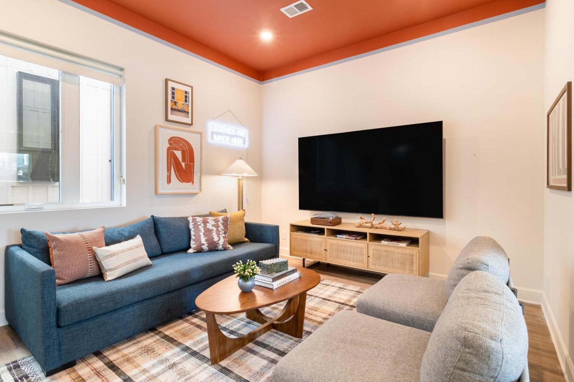 The Conway 5 Bedroom Buyout W Deck In Music City * Nashville