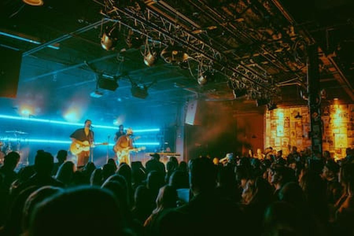 Gorgeous East House With Rooftop Patio, Garage, 9 Beds, 3 Miles To Downtown Holiday home Nashville