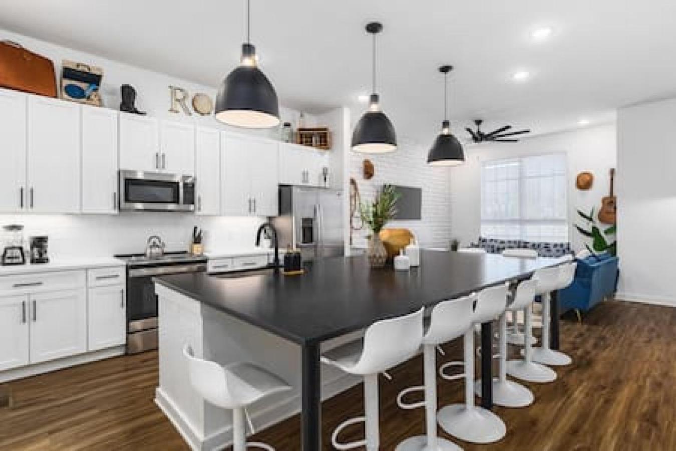 Holiday home Gorgeous East House With Rooftop Patio, Garage, 9 Beds, 3 Miles To Downtown