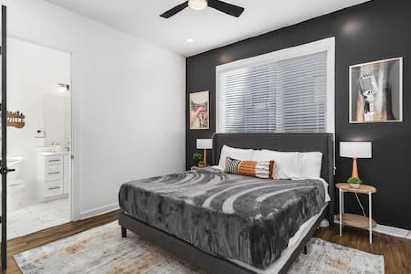 Gorgeous East House With Rooftop Patio, Garage, 9 Beds, 3 Miles To Downtown Holiday home Nashville