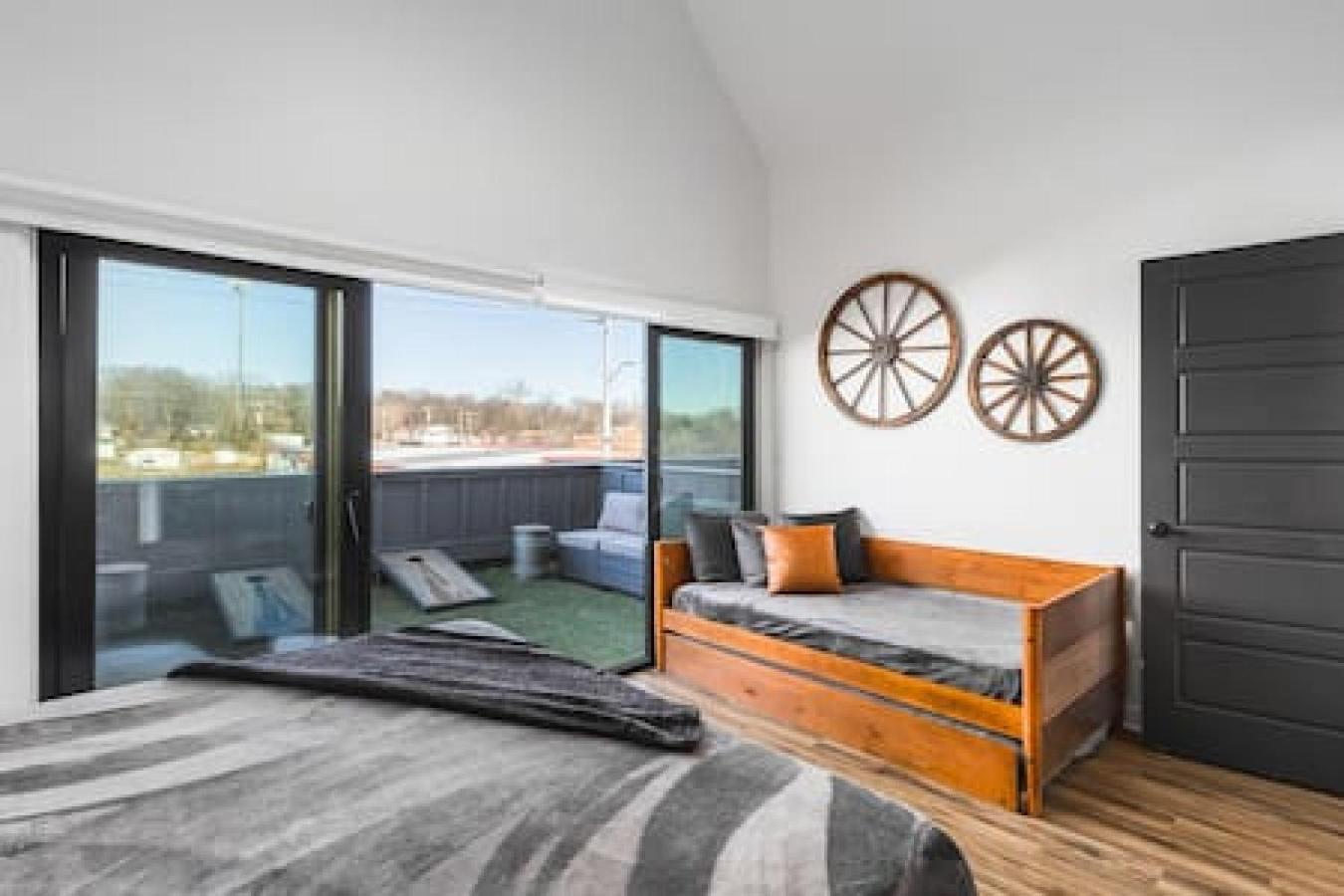 Holiday home Gorgeous East House With Rooftop Patio, Garage, 9 Beds, 3 Miles To Downtown Nashville