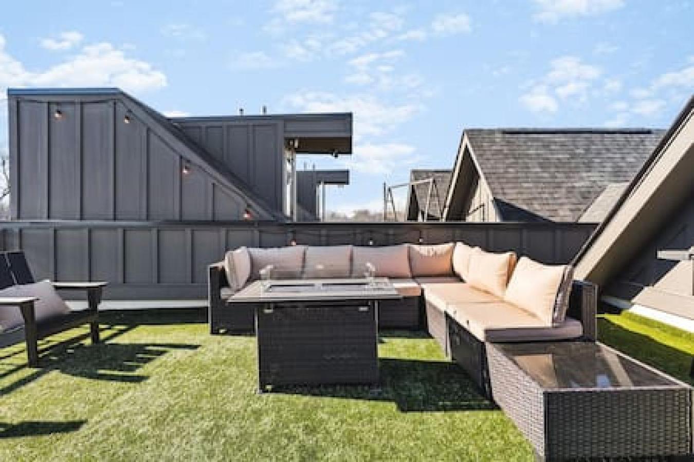 Holiday home Gorgeous East House With Rooftop Patio, Garage, 9 Beds, 3 Miles To Downtown