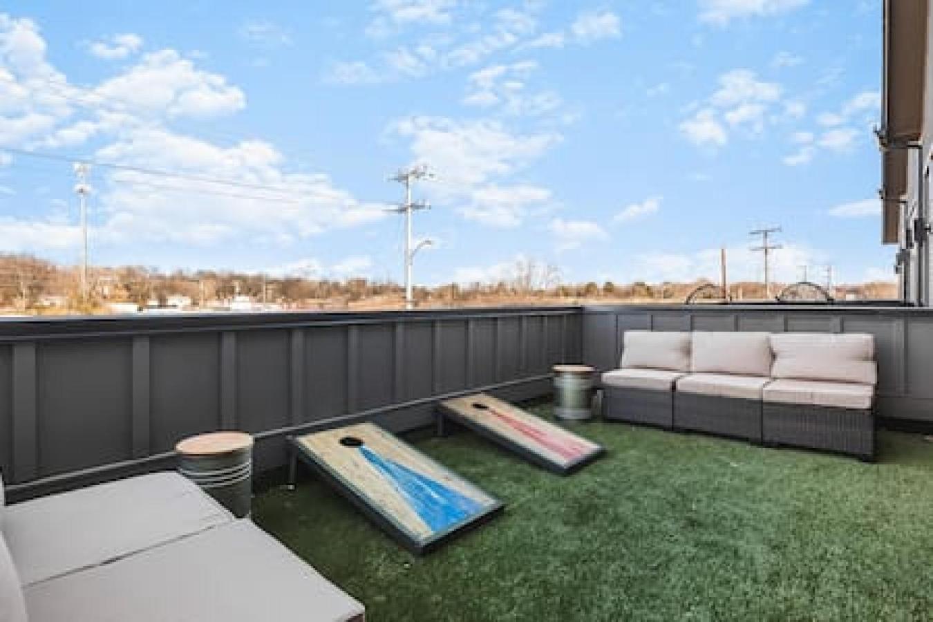 Gorgeous East House With Rooftop Patio, Garage, 9 Beds, 3 Miles To Downtown * Nashville