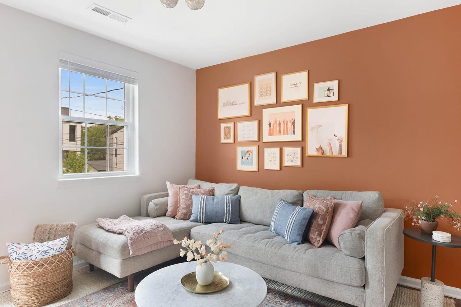 The White - 2 Bedroom - Heart Of