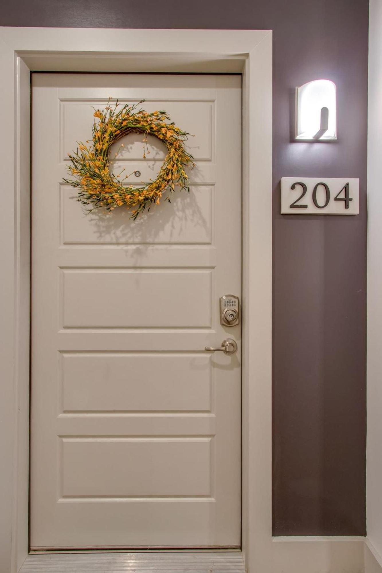 New East Nash - King Bed Short Drive To Dwntwn Nashville