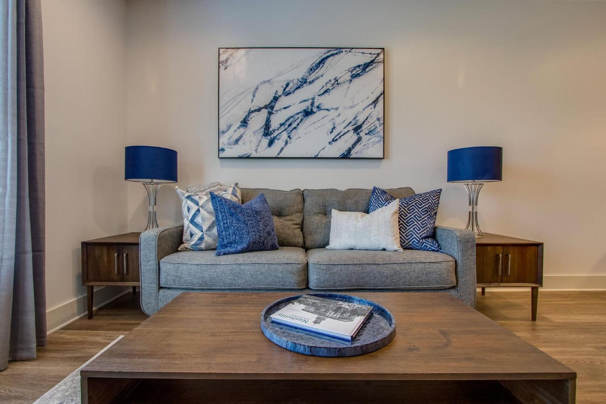 Apartment New East Nash - King Bed Short Drive To Dwntwn