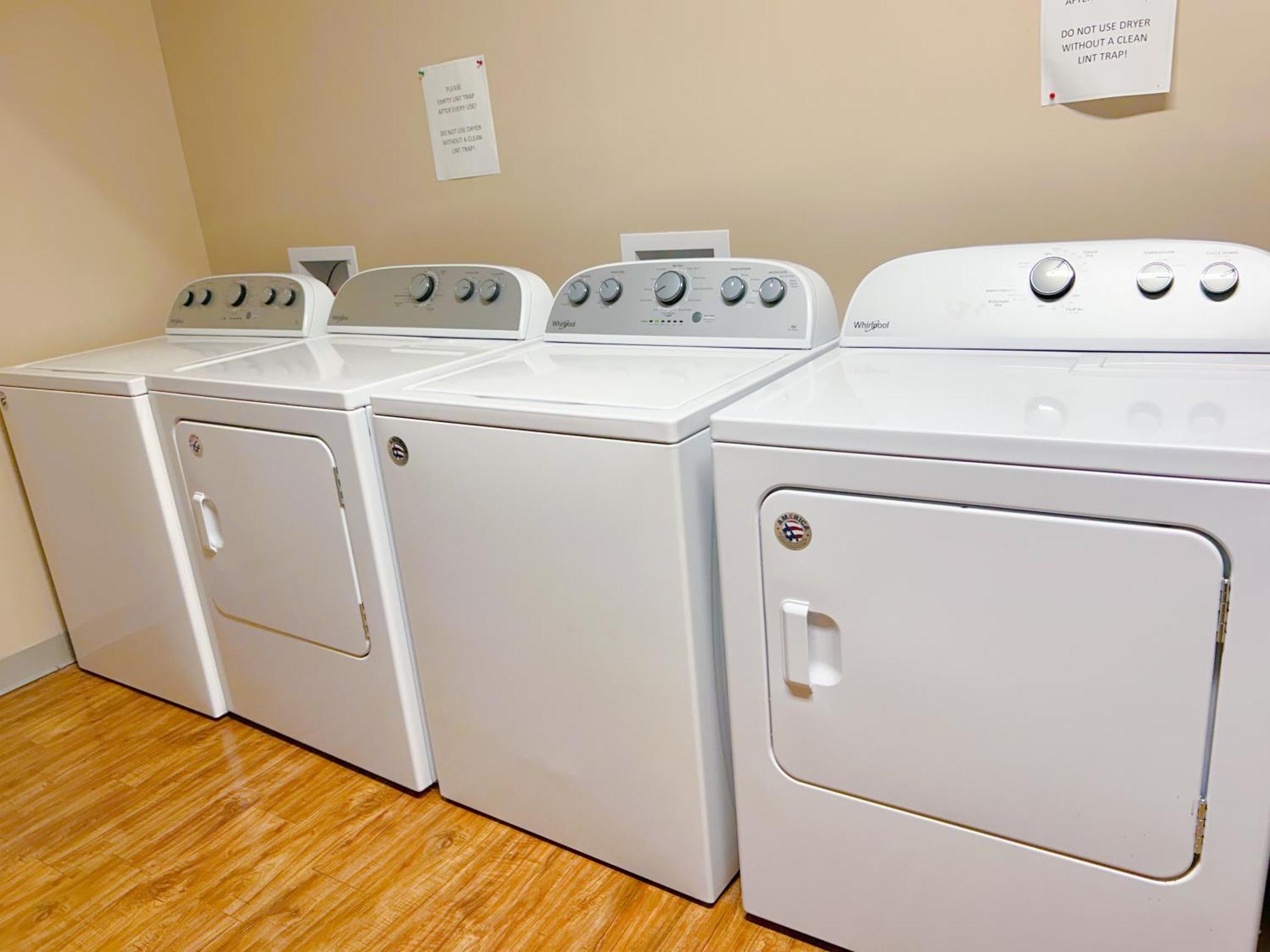 Cozy & 2br With Optional Parking Near Vanderbilt, Gulch & Honky Tonk Highway Apartment *