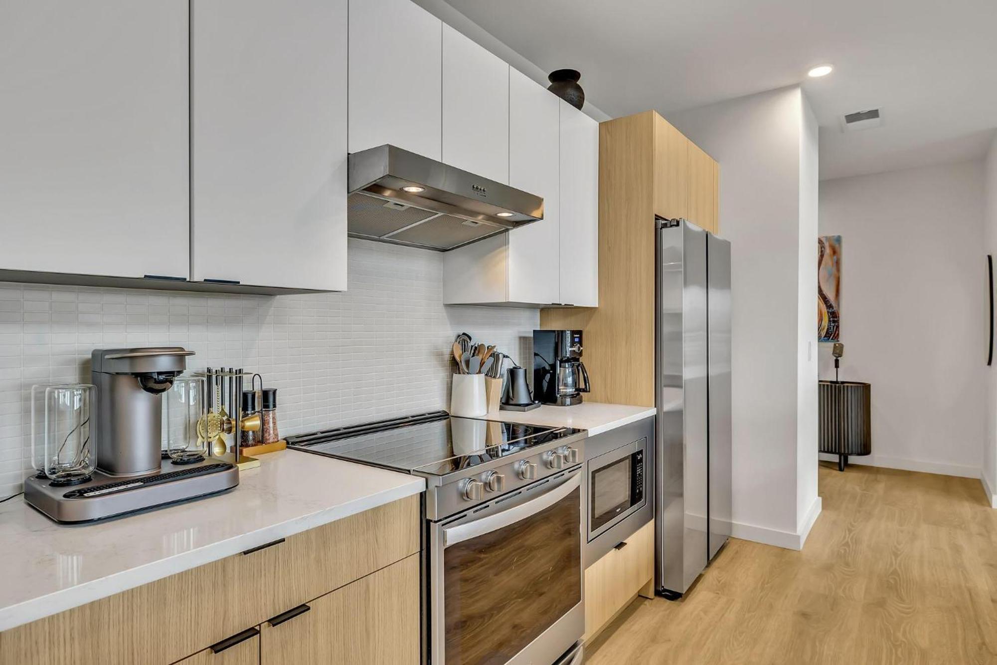 - 635 7th Ave S Unit 610