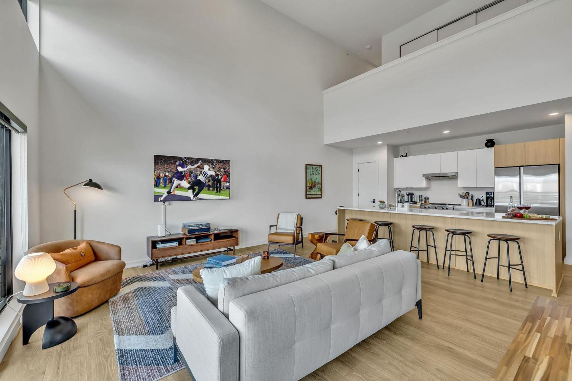 Holiday home - 635 7th Ave S Unit 610 *