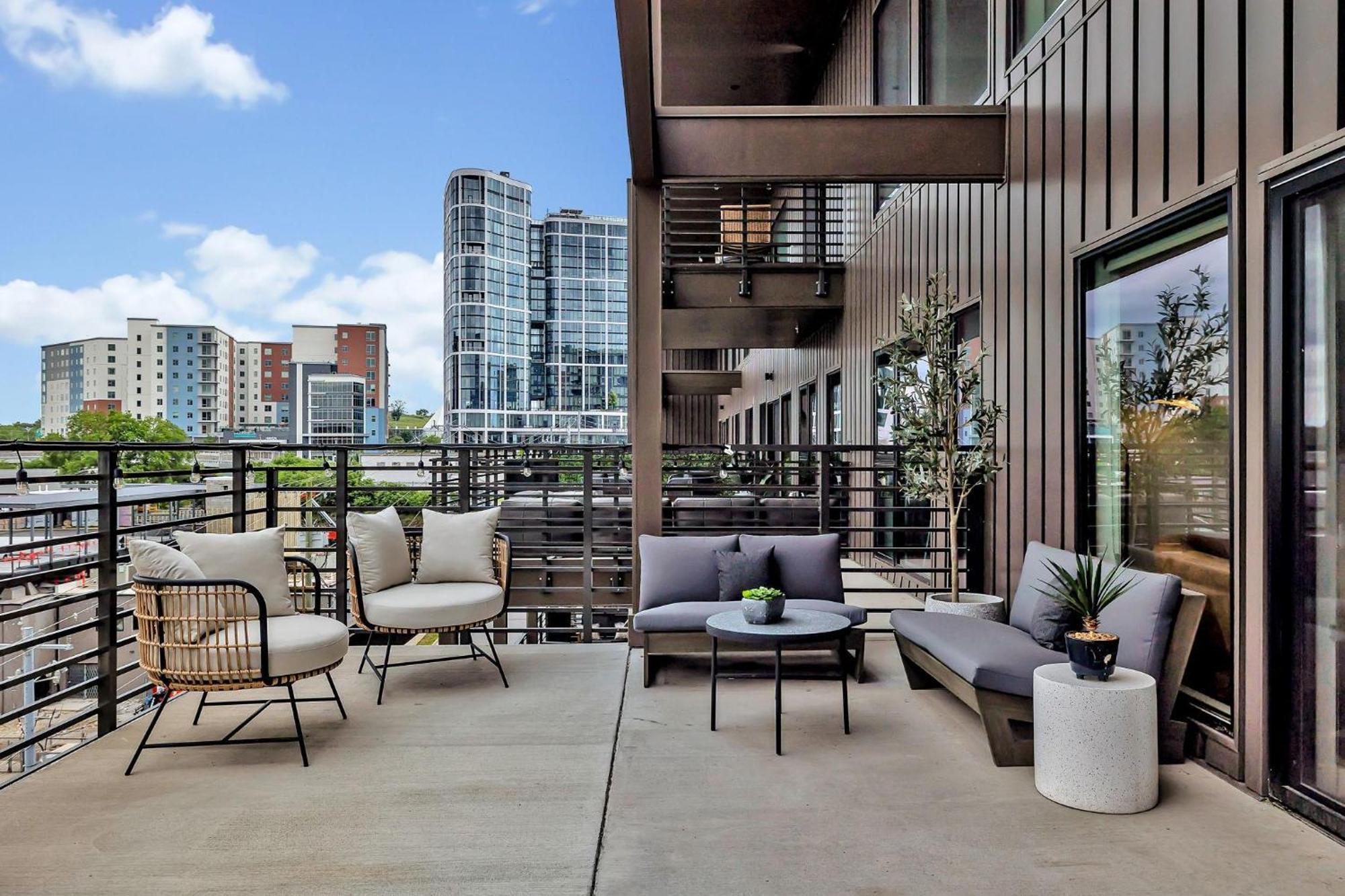 - 635 7th Ave S Unit 610 Nashville