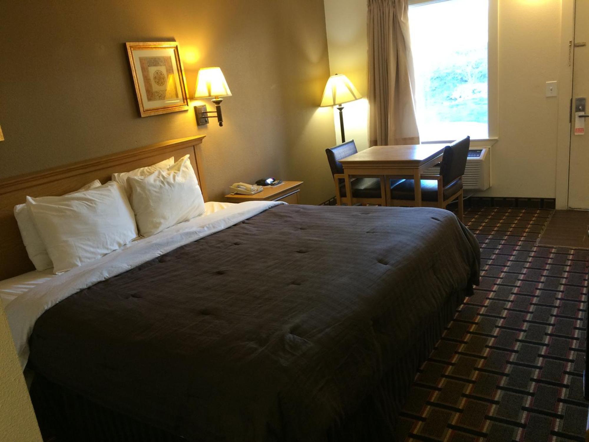 Americas Best Value Near Downtown Motel 2*