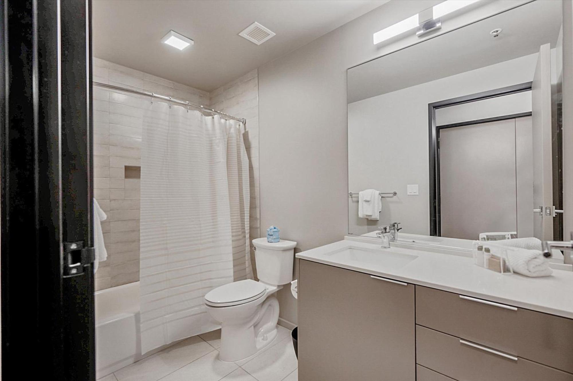 Global Luxury Downtown * Nashville