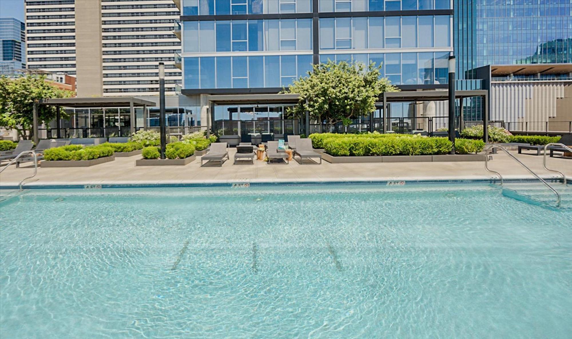 Global Luxury Downtown *