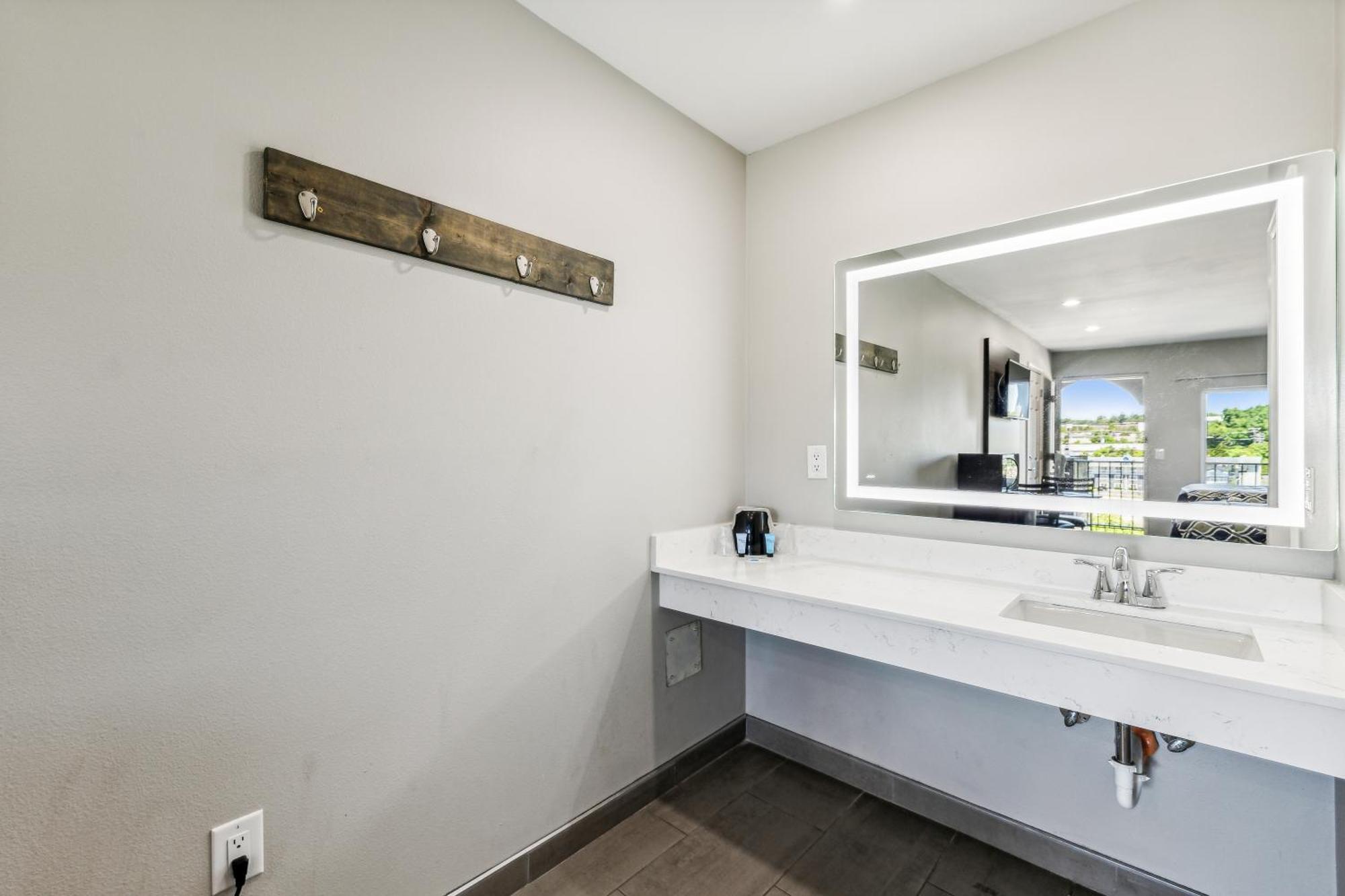 Knights Antioch Hotel