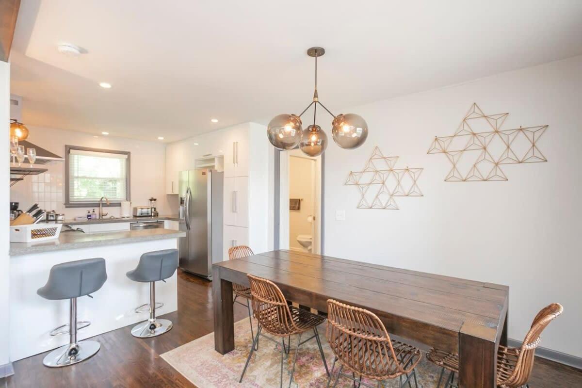 Hip Rustic Ranch Style In East Holiday home Nashville