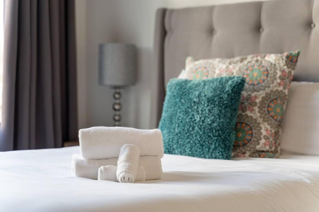 Holiday home Epic Location- Steps From 12th S, Sleep12