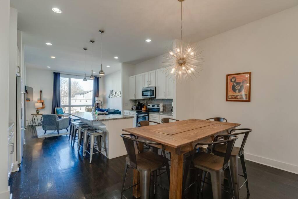Epic Location- Steps From 12th S, Sleep12 * Nashville