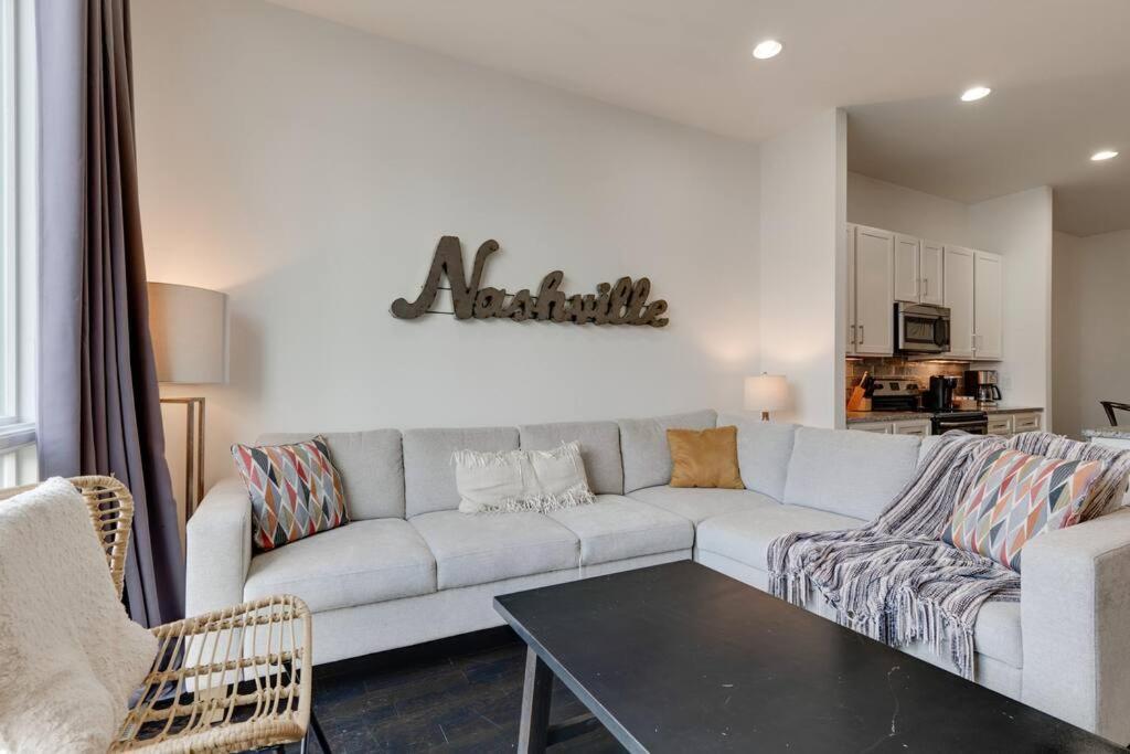 Epic Location- Steps From 12th S, Sleep12 Nashville