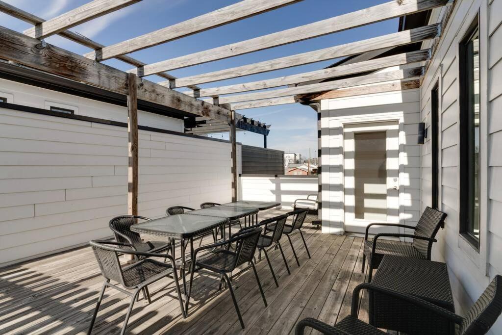 Holiday home Rooftop Fun, Walk To The Gulch And 12th S Near Broadway Nashville