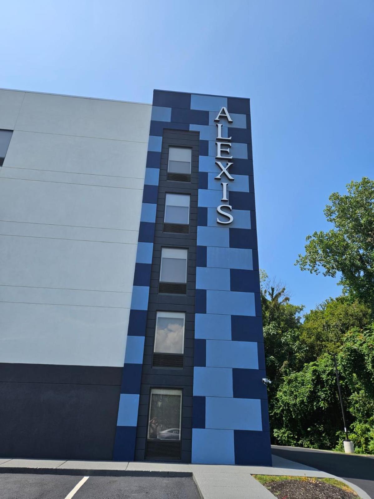 Hotel Alexis And 3*