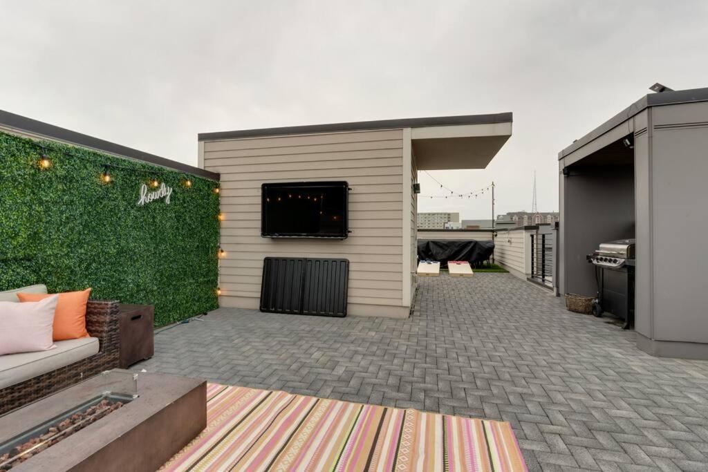 Holiday home Luxury Townhome! Rooftop-game Room! Near Broadway! Nashville