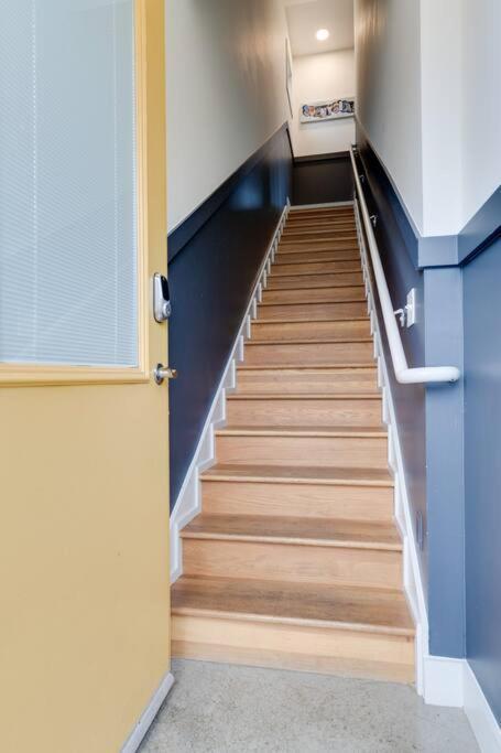 Apartment Chic Condo, 2mi To Downtown, Sleeps 8, By Geodis *