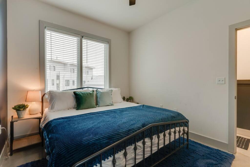 Chic Condo, 2mi To Downtown, Sleeps 8, By Geodis *
