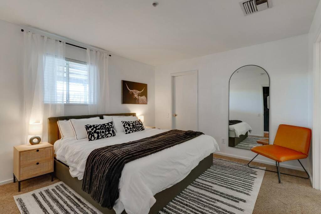 Apartment Splash & Explore Riverfront Near Broadway