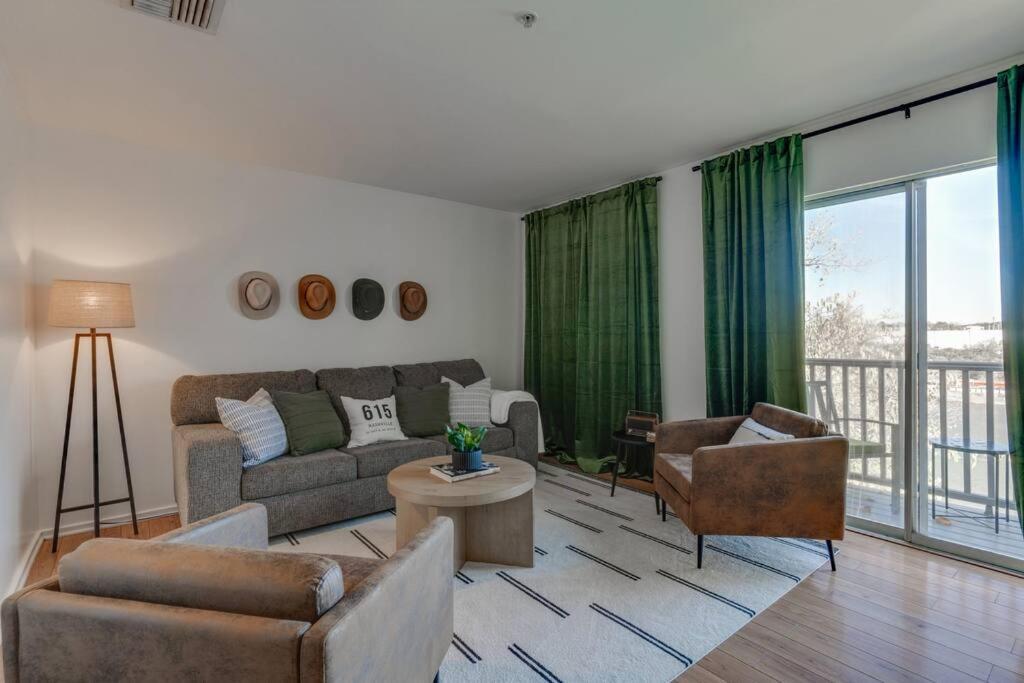 Apartment Splash & Explore Riverfront Near Broadway *