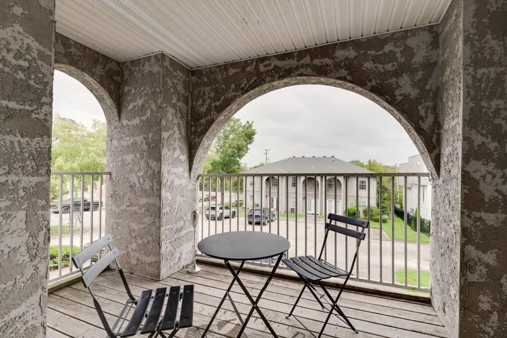 Apartment Lovely 2 Bdr With Balcony 2m To Broadway