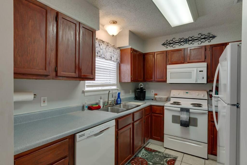 Lovely 2 Bdr With Balcony 2m To Broadway Nashville