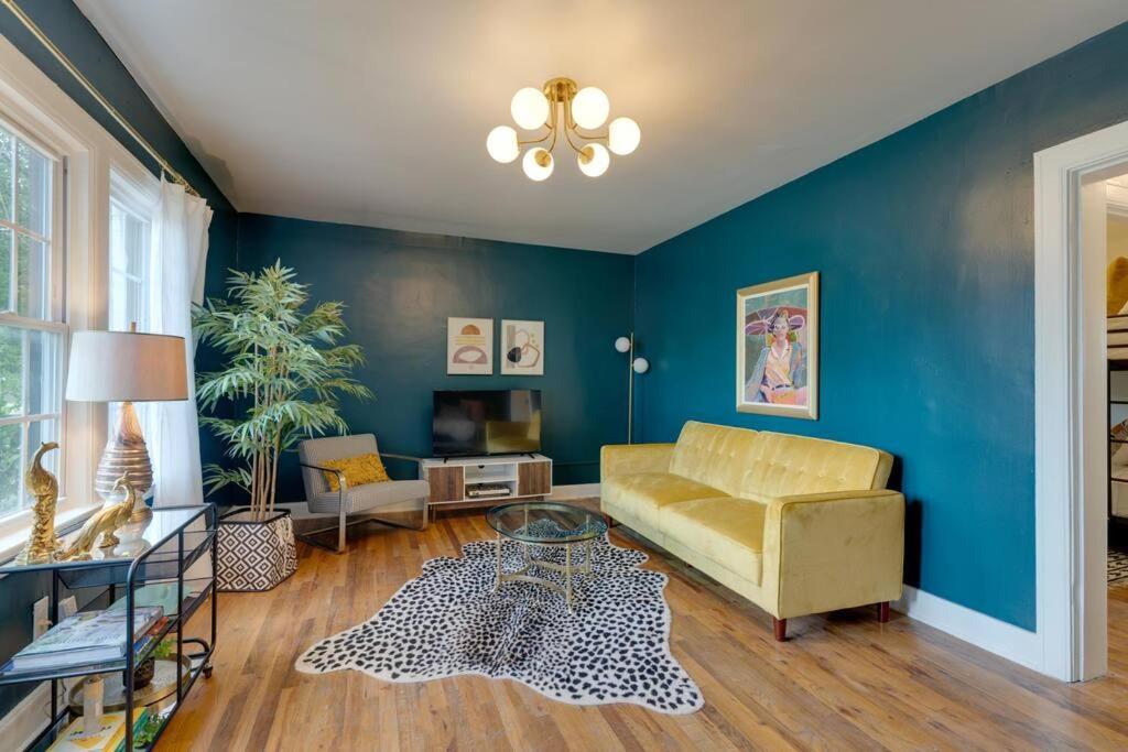 Sleep 8 In Our Cozy Colonial 2miles From Broadway