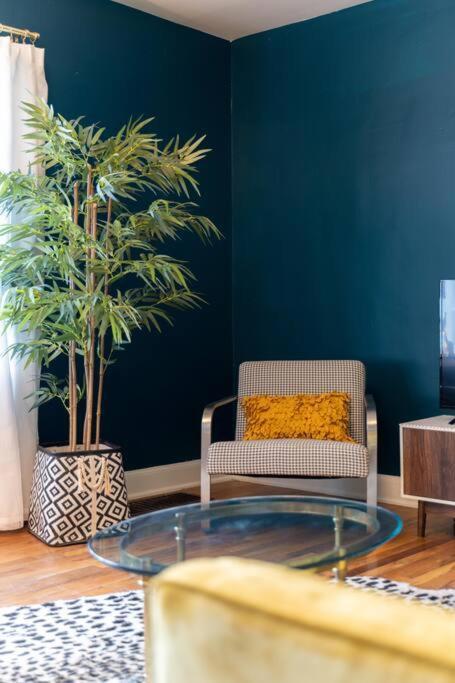 Sleep 8 In Our Cozy Colonial 2miles From Broadway Nashville