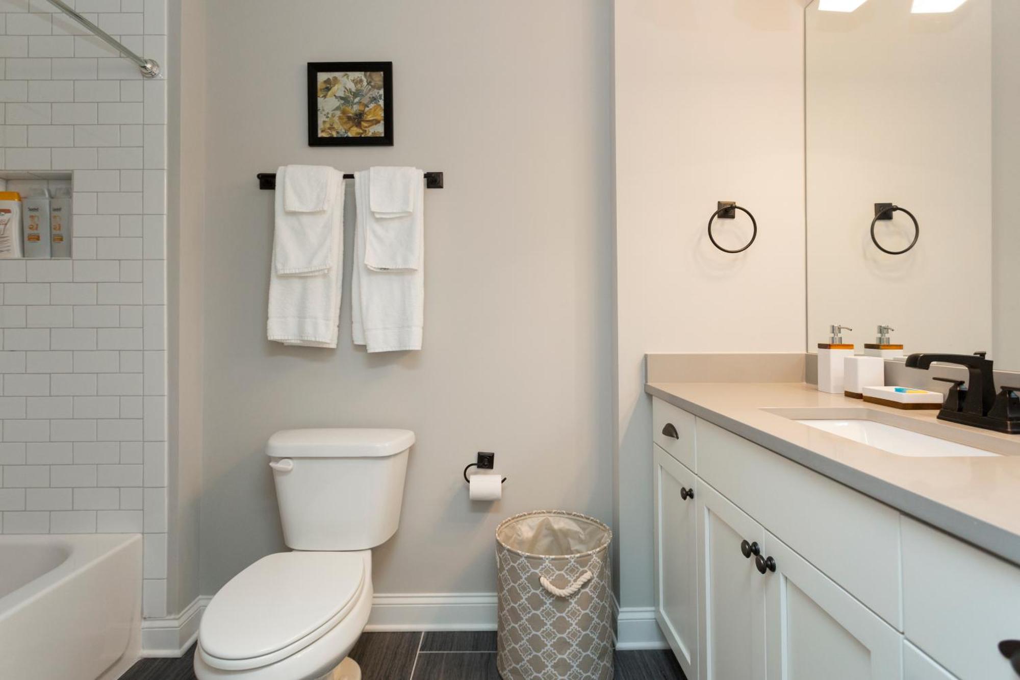 Modern Vacation I * Nashville