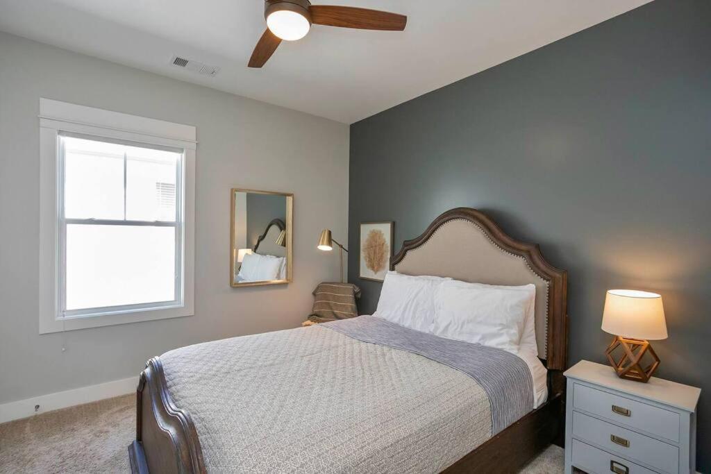 Views, Under 2mi Broadway, Gated Parking Holiday home